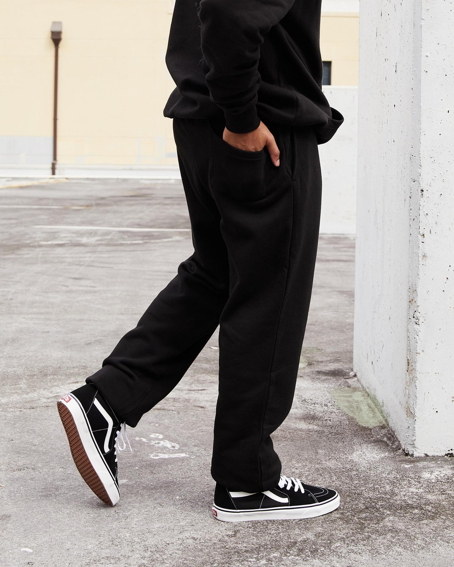 Santa cruz classic strip boys track pant