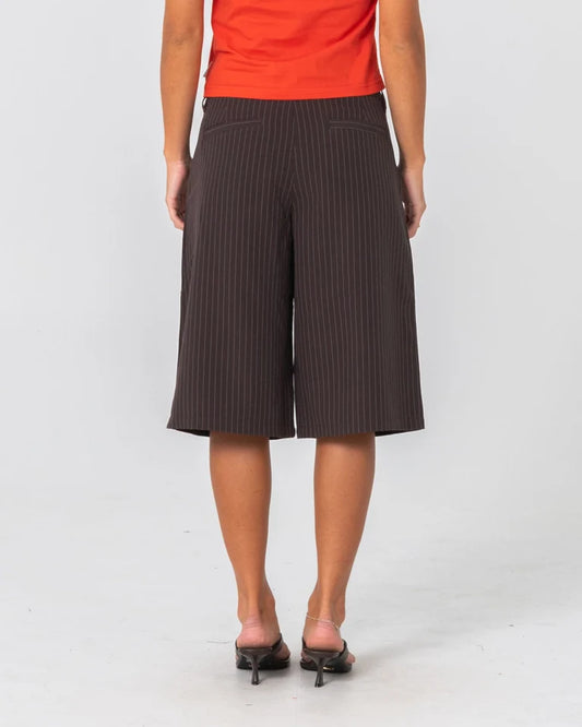 Rusty Big Bad Finance Mommy Low Rise Baggy Short | Java Pinstripe
