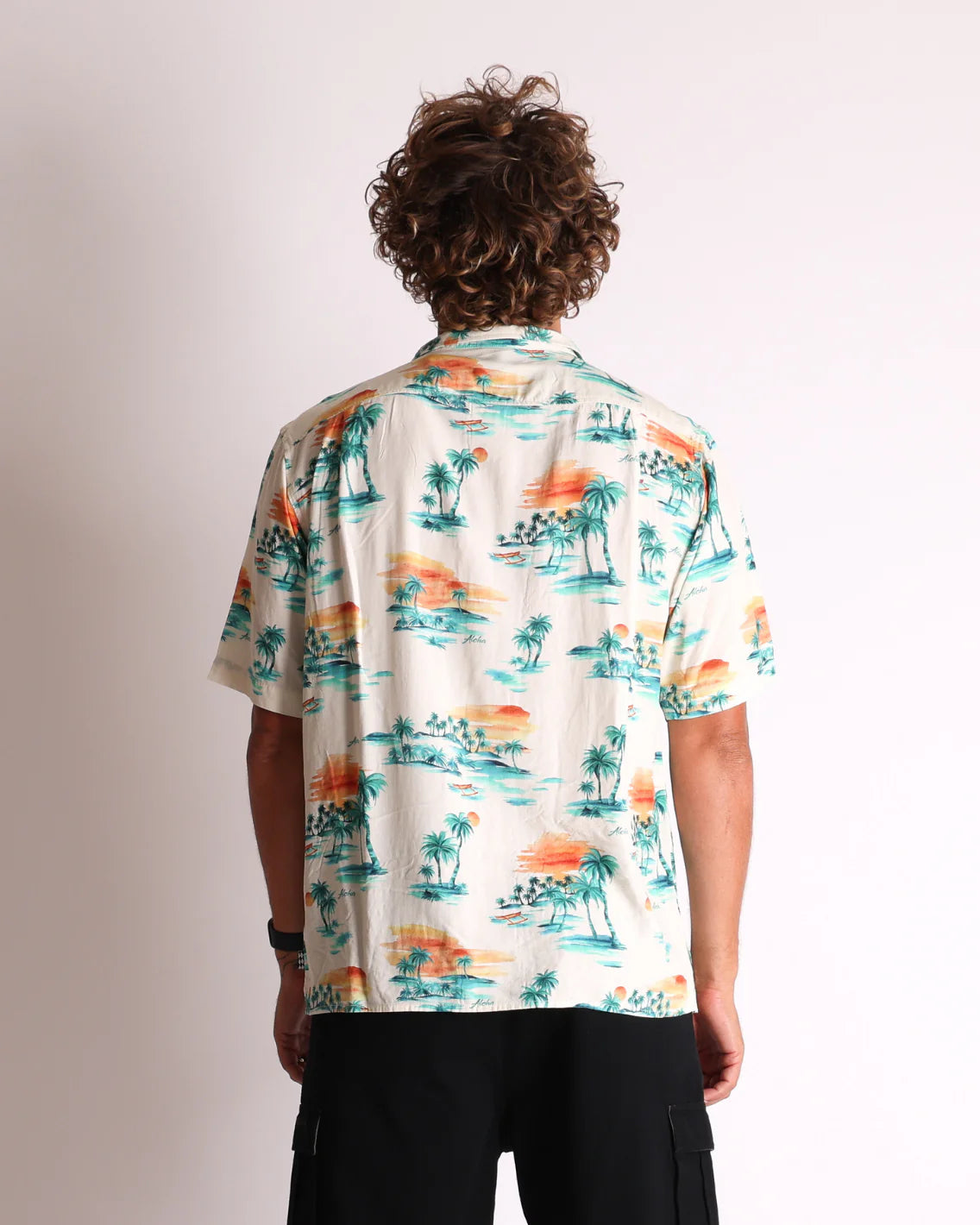 T & C Day Trip Tropical S/S Shirt