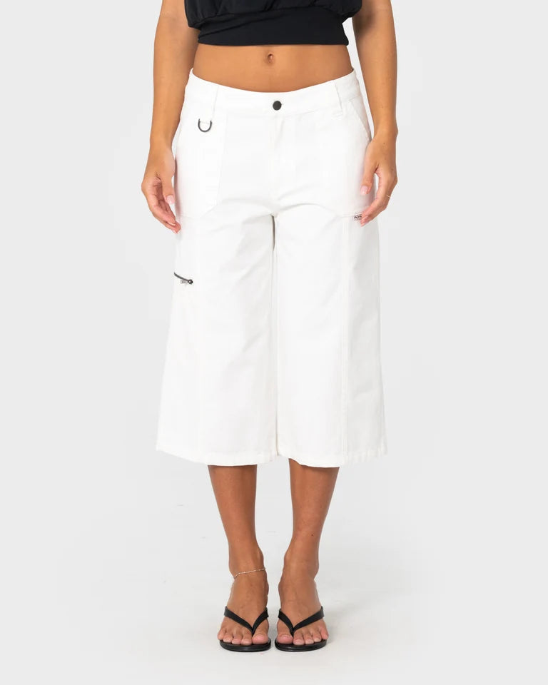 Rusty It Gyrl Low Rise Capri Cargo Pant | White