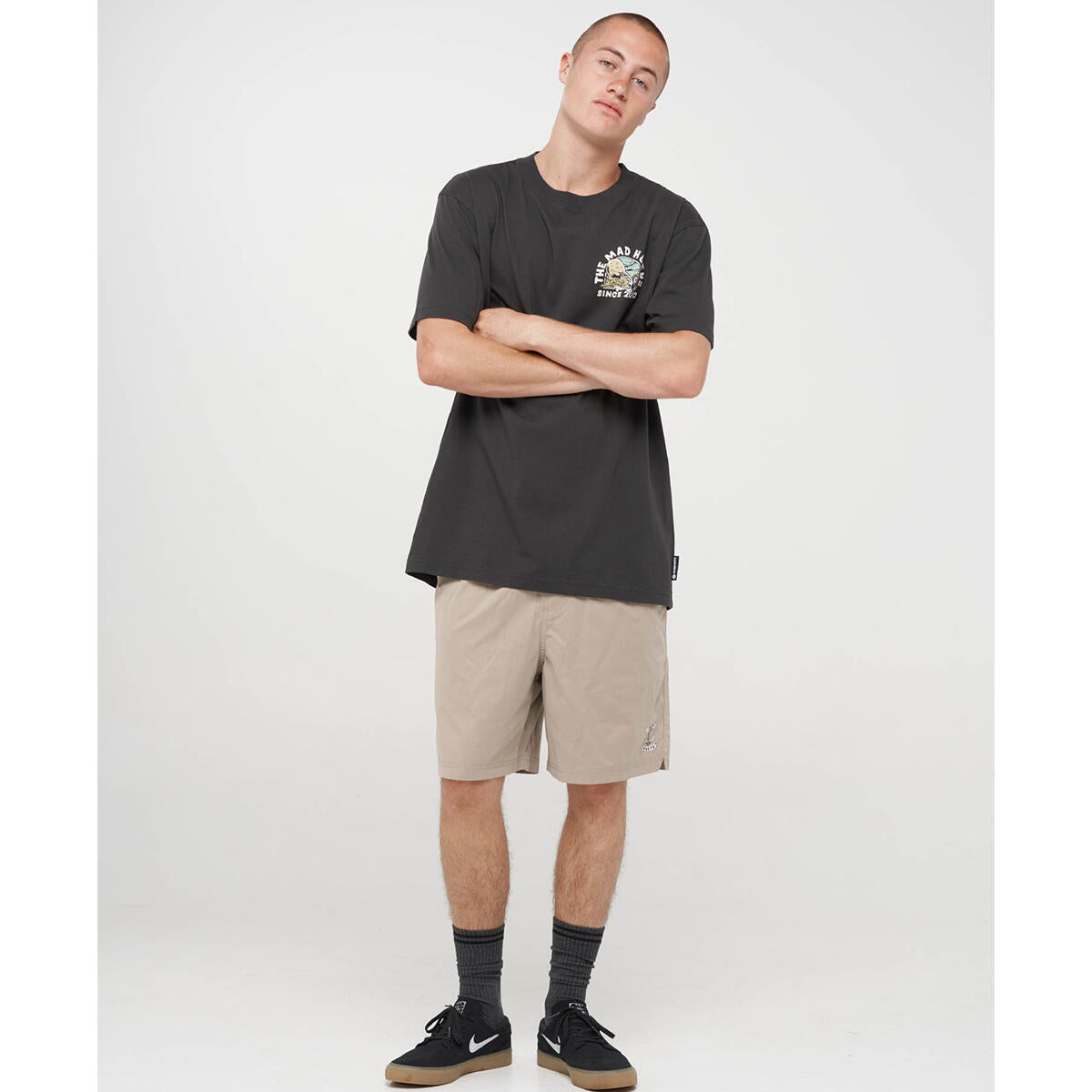 The Mad Hueys Kiwi Spiked Tee l Vintage Black
