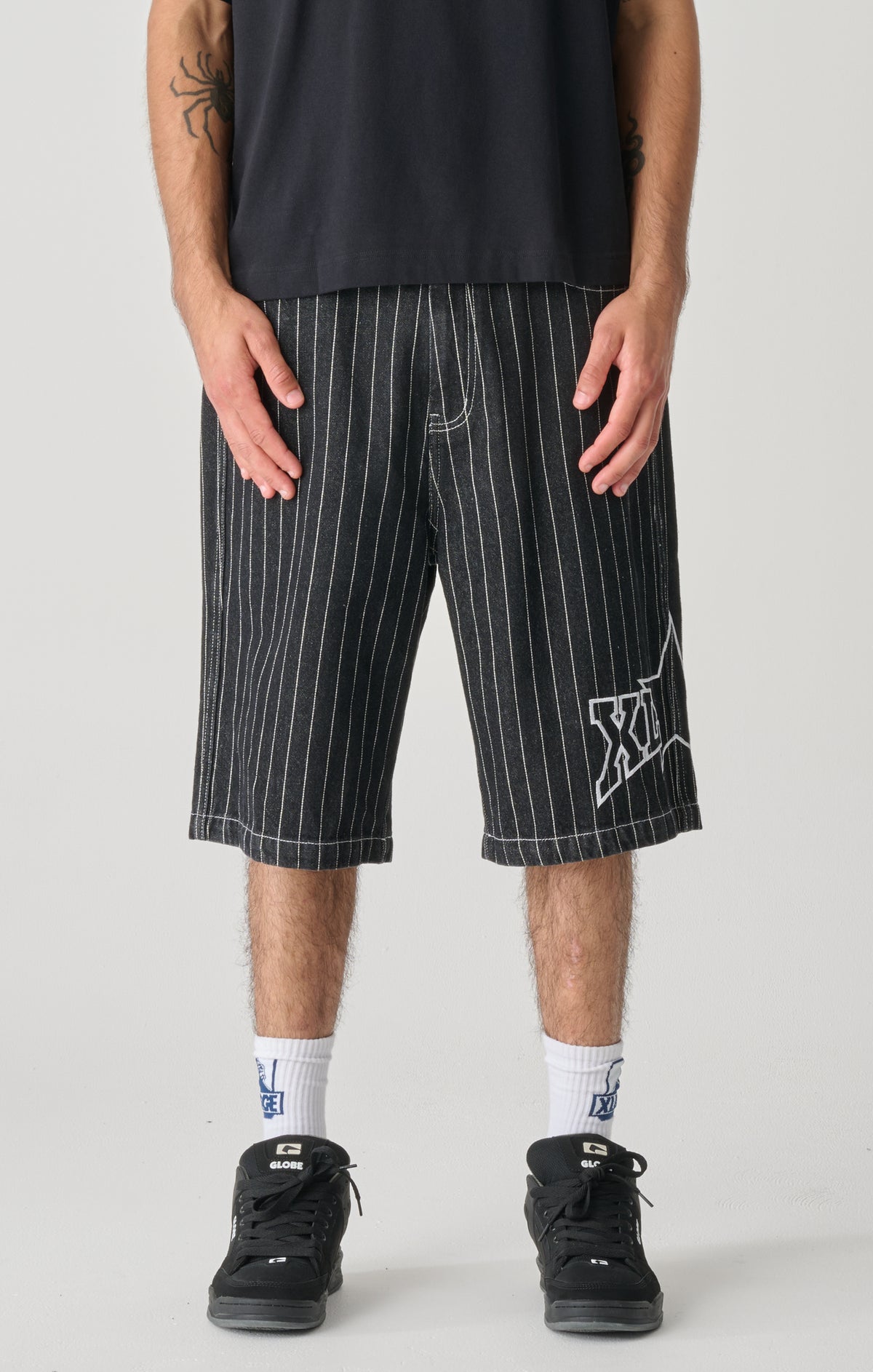 XLARGE LA star baggy bull denim short