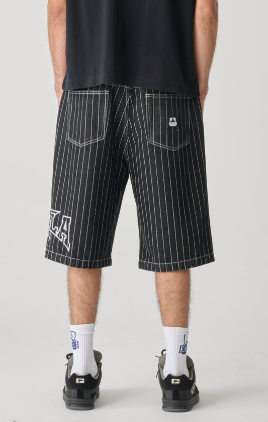 XLARGE LA star baggy bull denim short